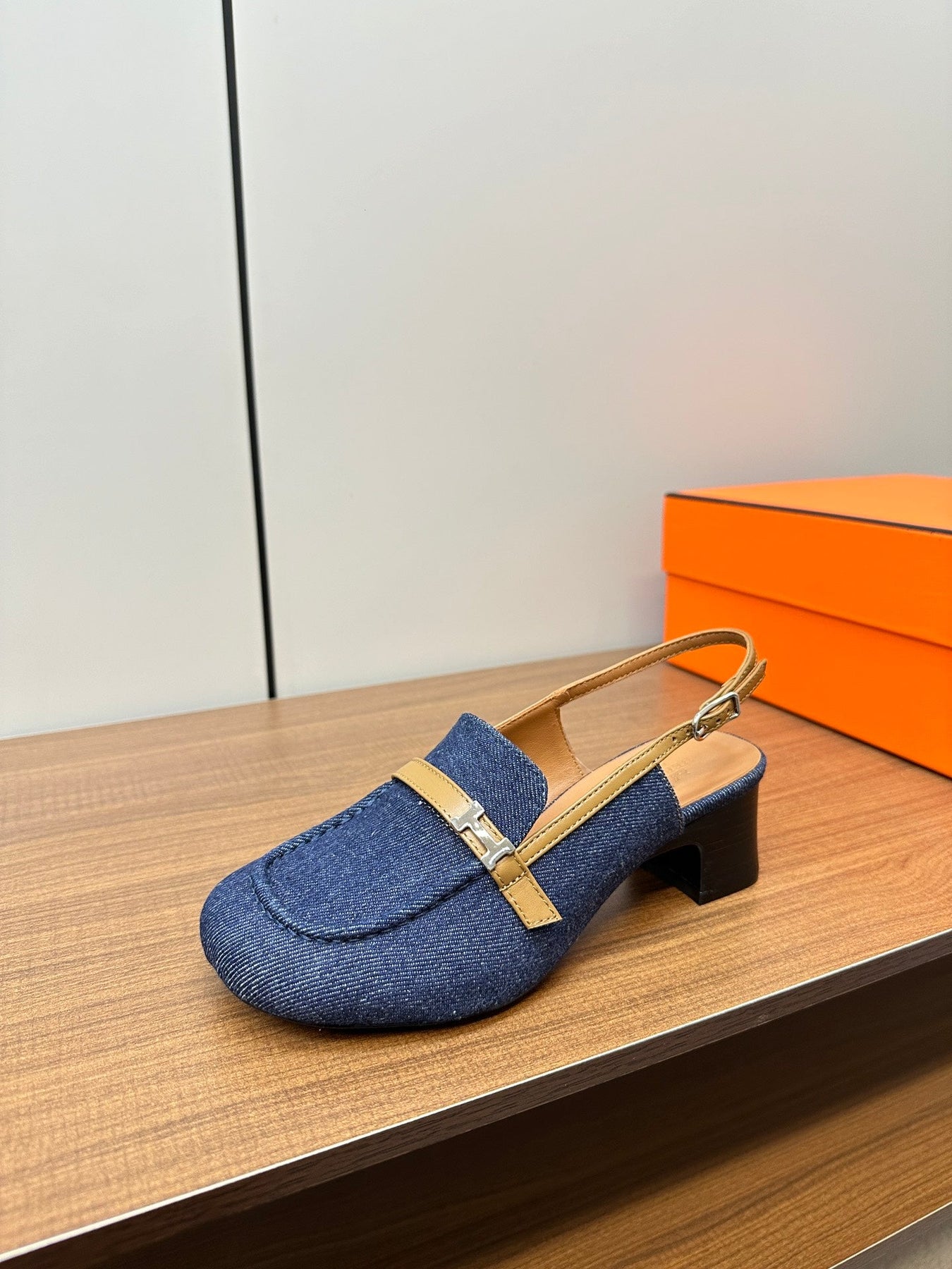 Infinie 50 pump navy