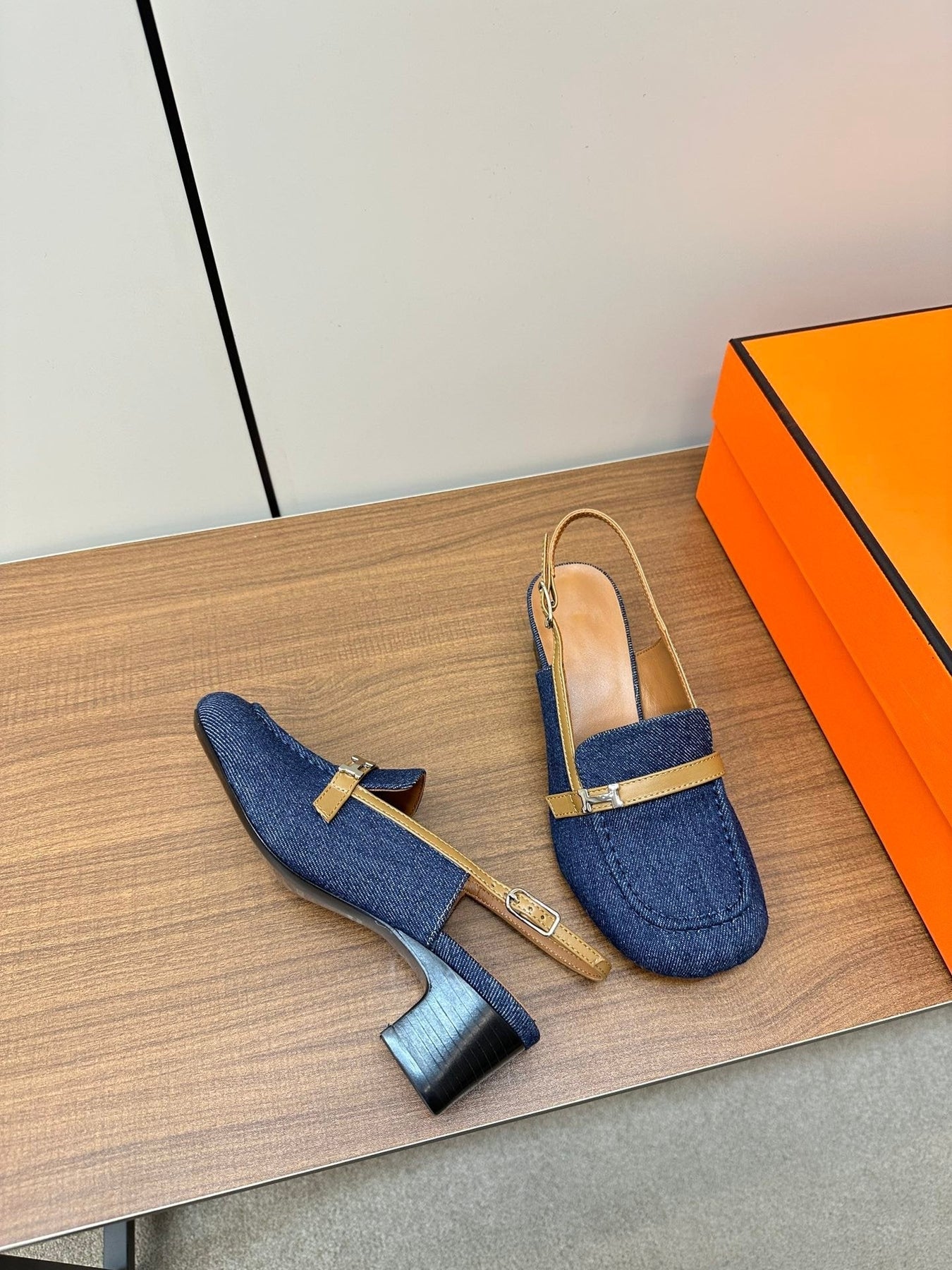 Infinie 50 pump navy