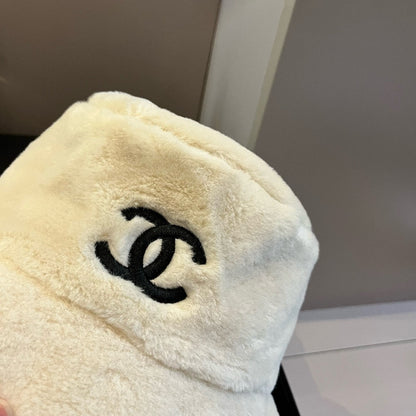 BUCKET HAT IN WHITE FLEECE 429804