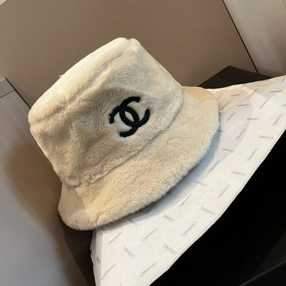 BUCKET HAT IN WHITE FLEECE 429804