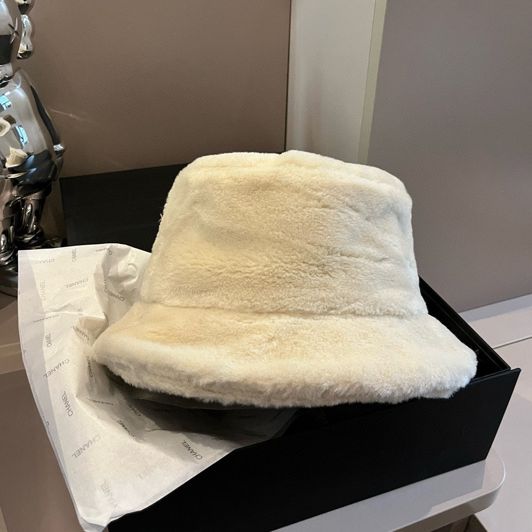 BUCKET HAT IN WHITE FLEECE 429804