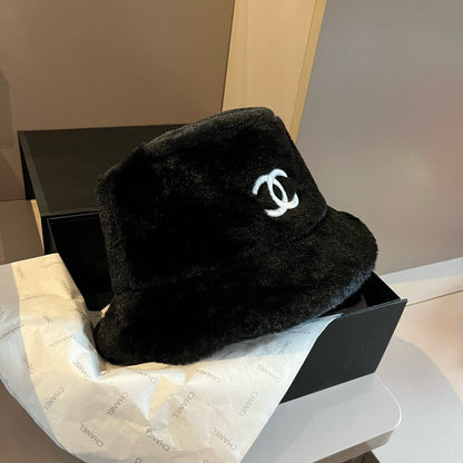 BUCKET HAT IN BLACK FLEECE 429805