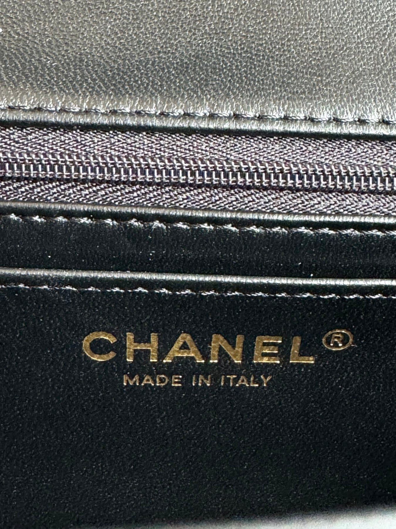 MINI FLAP BAG 20 IN BLACK GLOSSY CALFSKIN GOLD HARDWARE