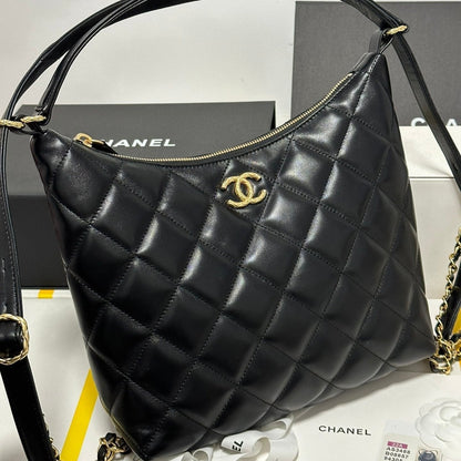 CC MAXI 30 HOBO BAG IN BLACK CALFSKIN WITH STRAP