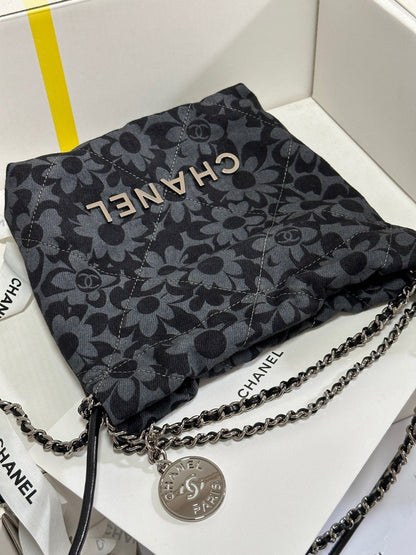 DRAWSTRING FLORAL PRINT SHOULDER BAG 20 IN BLACK MIX GREY DENIM