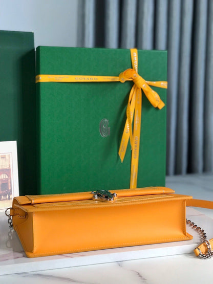 DUCHESSE MARIE-CAROLINE BAG 25 IN YELLOW GOYARDINE CANVAS AND SMOOTH CALFSKIN