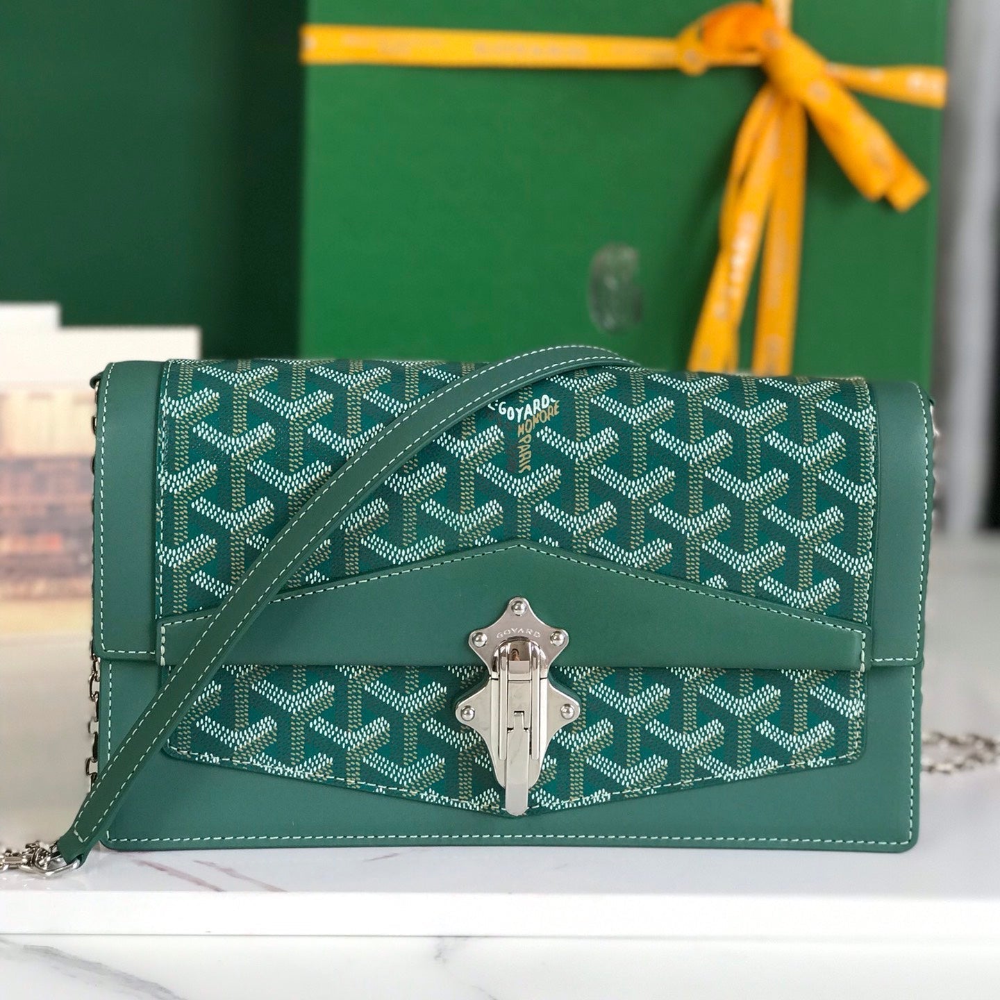 DUCHESSE MARIE-CAROLINE BAG 25 IN GREEN GOYARDINE CANVAS AND SMOOTH CALFSKIN