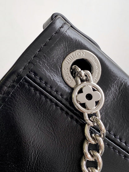 CARRYALL BB BAG 26 IN BLACK SHEEPSKIN MAGNETIC CLASP