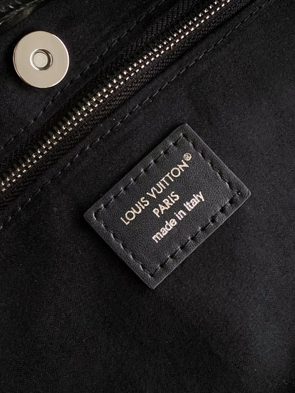 CARRYALL BB BAG 26 IN BLACK SHEEPSKIN MAGNETIC CLASP