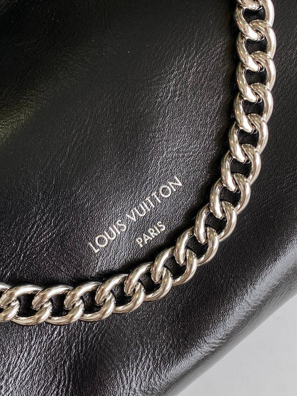 CARRYALL BB BAG 26 IN BLACK SHEEPSKIN MAGNETIC CLASP