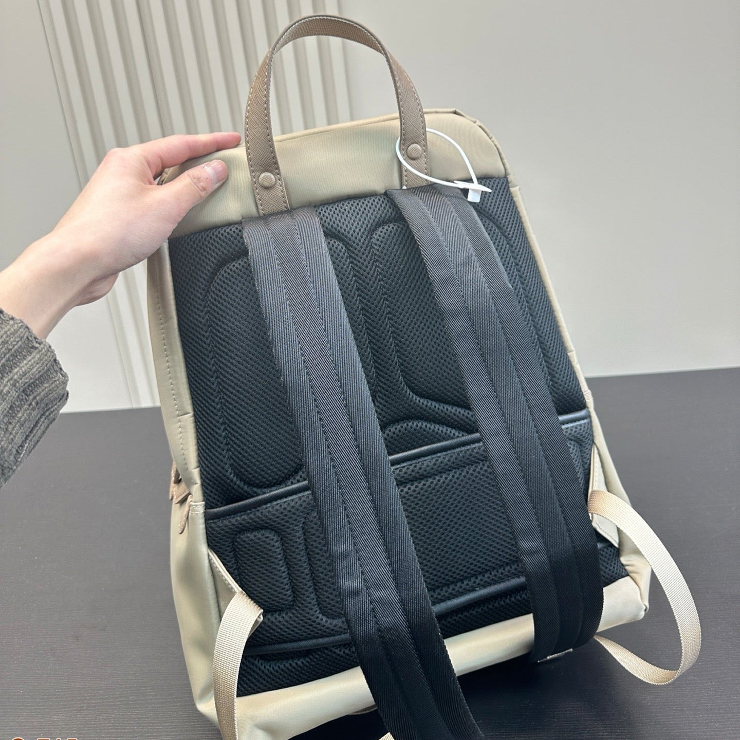 FRONT ZIP POCKET BACKPACK 40 IN BEIGE RE-NYLON