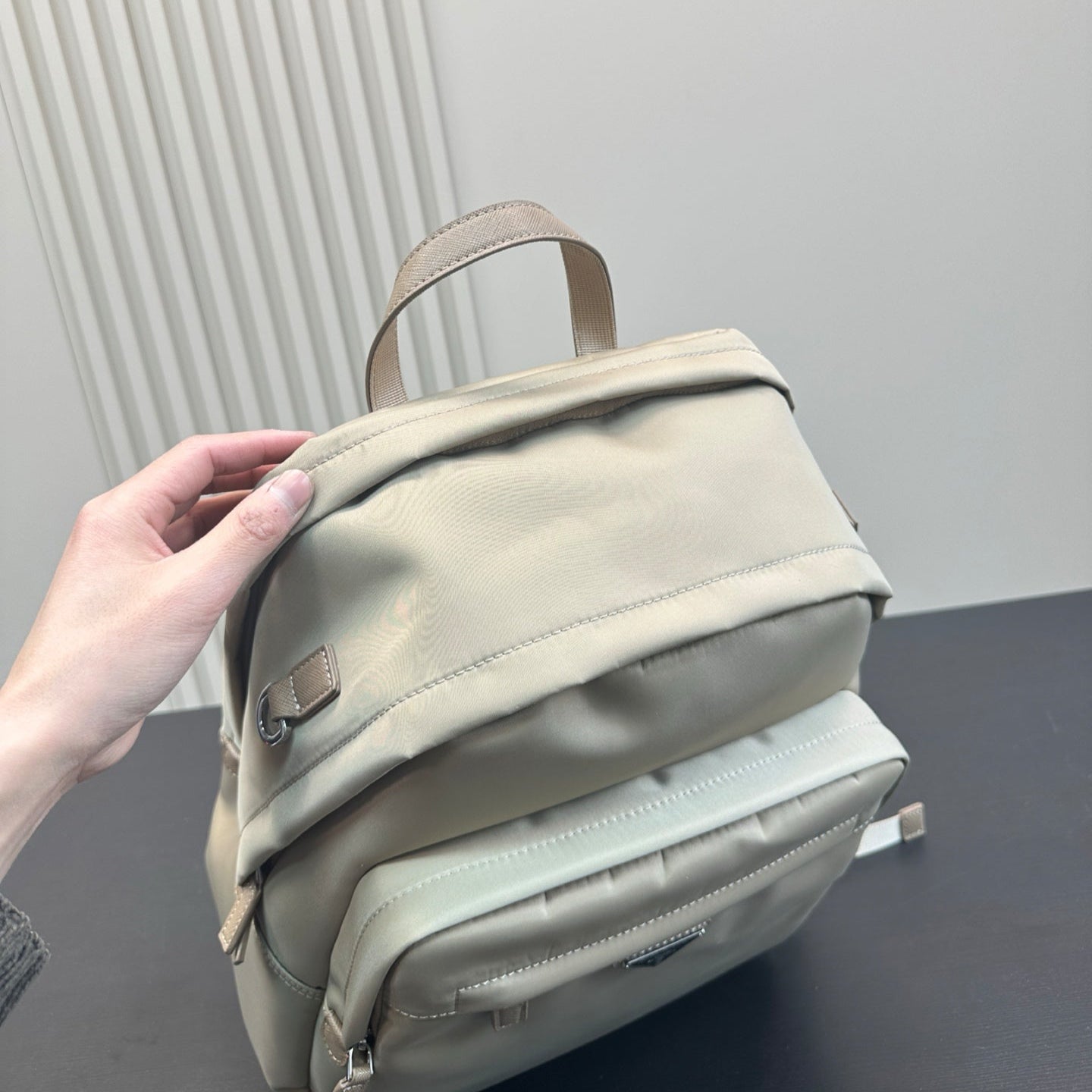 FRONT ZIP POCKET BACKPACK 40 IN BEIGE RE-NYLON