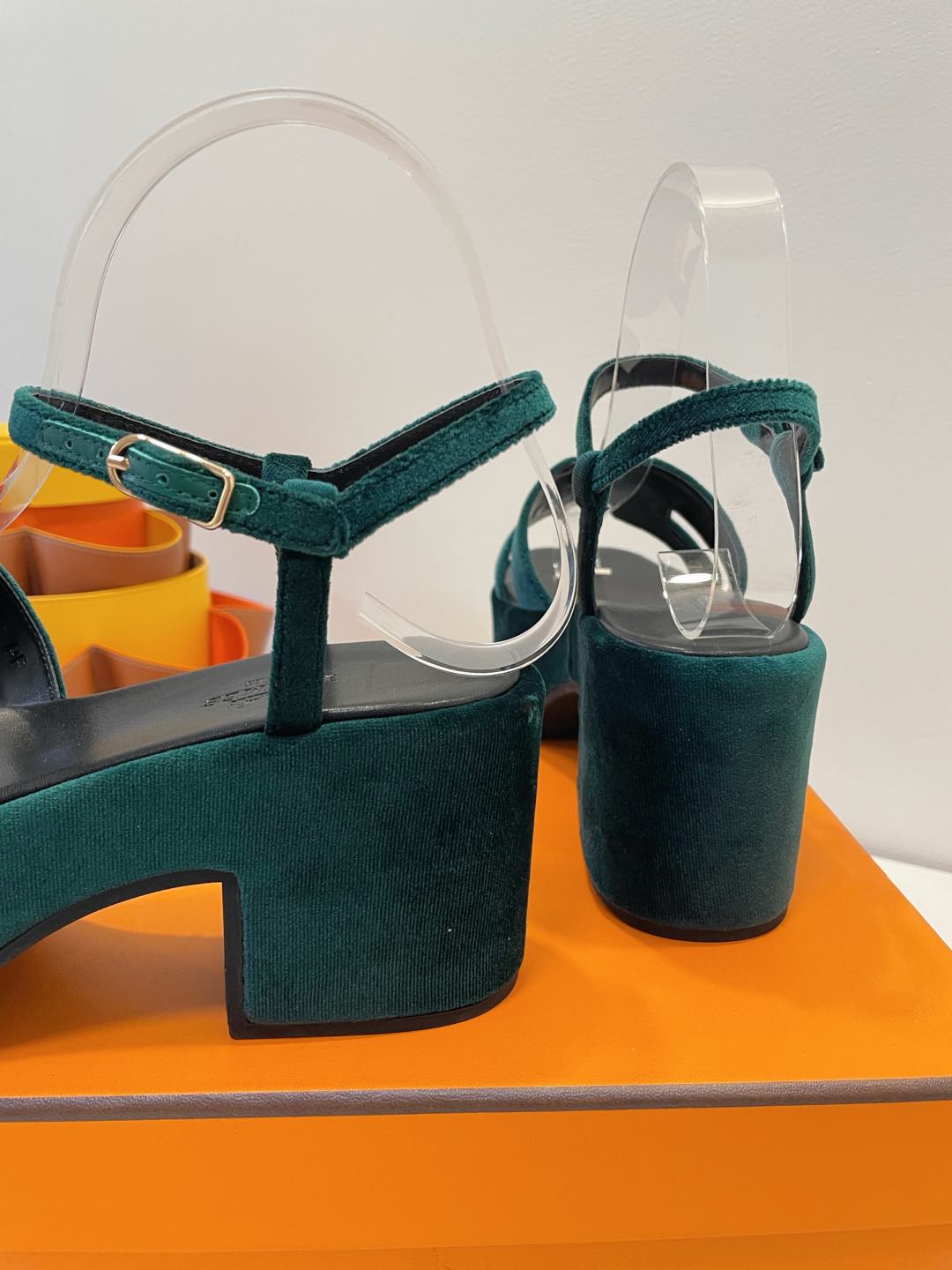 JAM 30 SANDAL IN GREEN FOREST VELVET