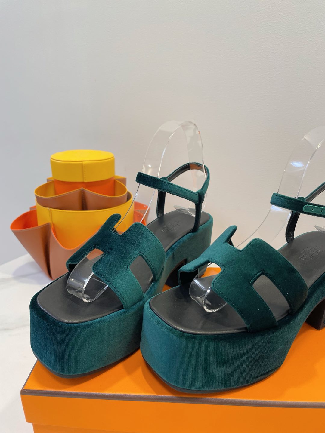 JAM 30 SANDAL IN GREEN FOREST VELVET