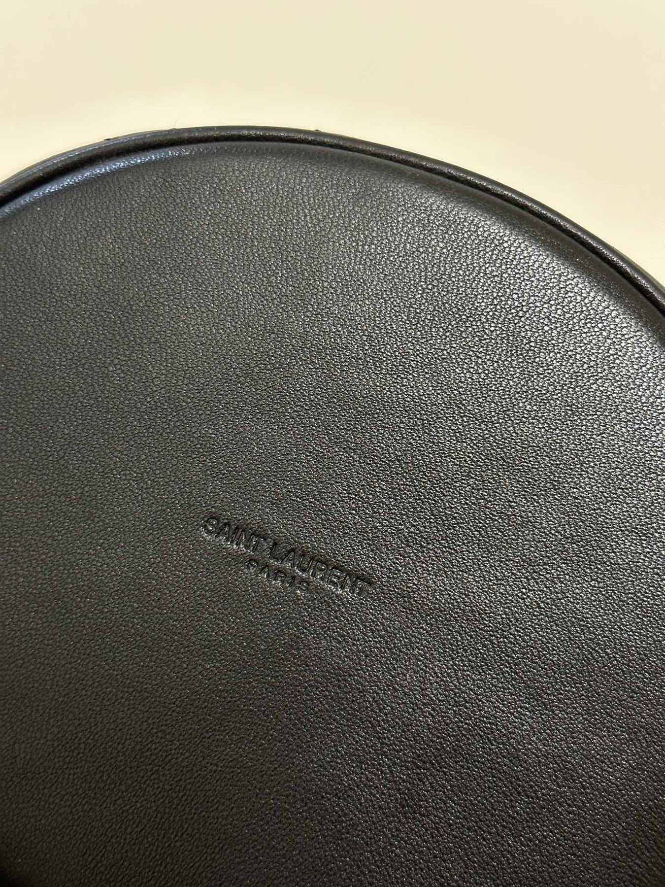 19 FLAP BUCKET BAG BLACK CALFSKIN