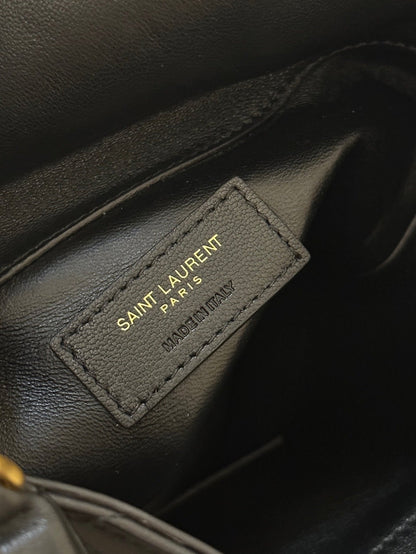 19 FLAP BUCKET BAG BLACK CALFSKIN