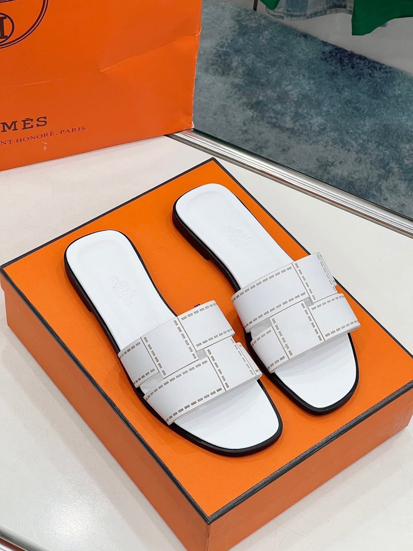 IDIOMA SANDAL IN WHITE CALFSKIN