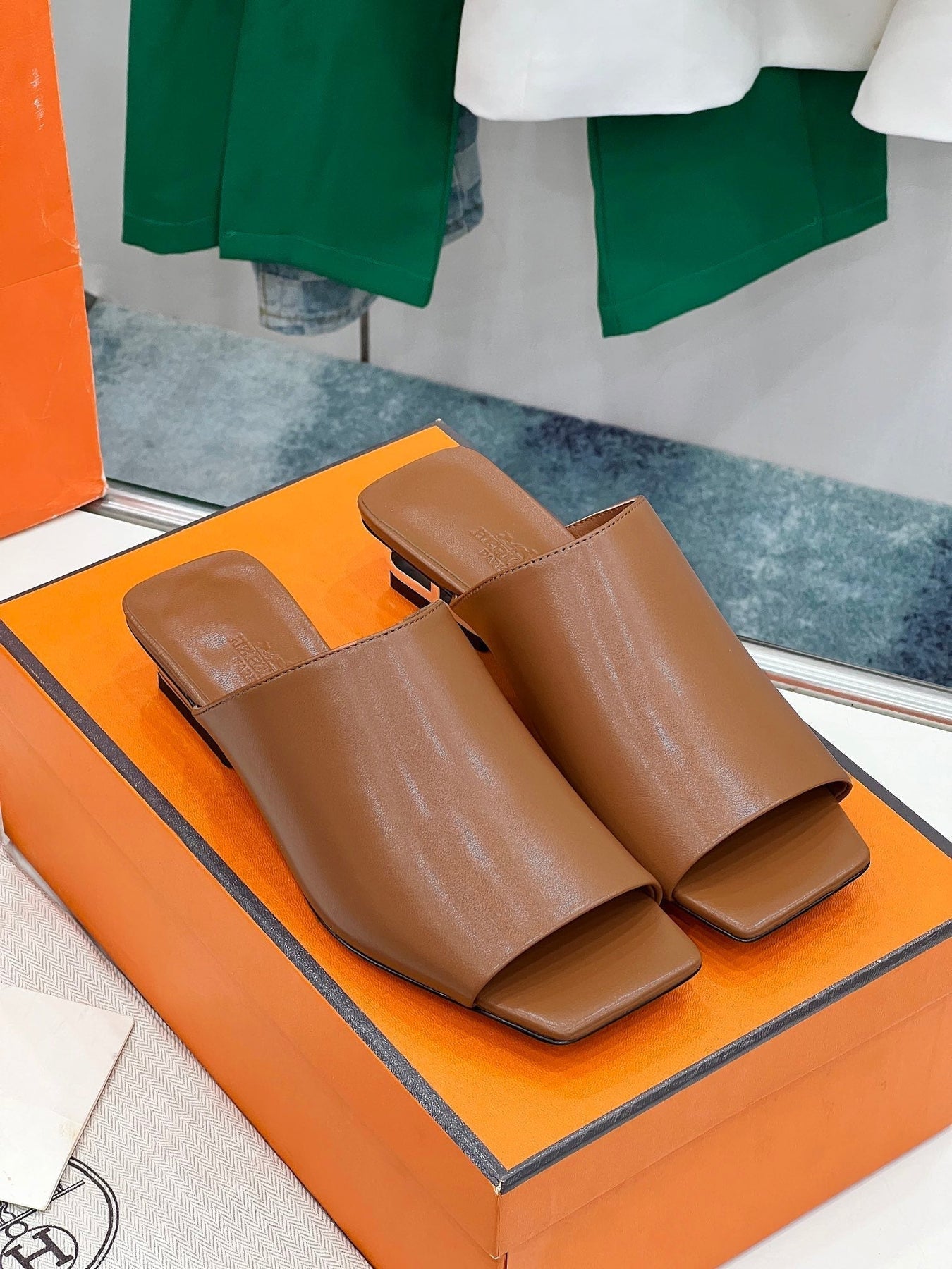 IDOLE SANDAL IN BRONZE BROWN CALFSKIN