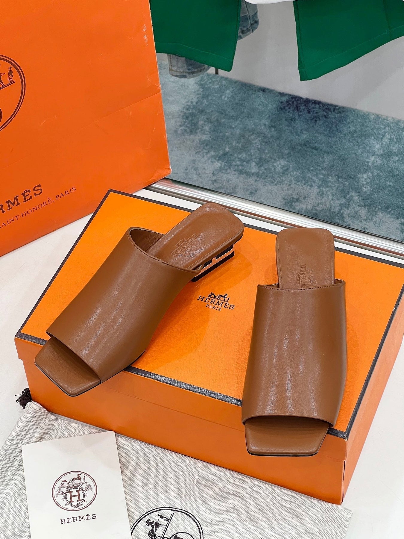 IDOLE SANDAL IN BRONZE BROWN CALFSKIN