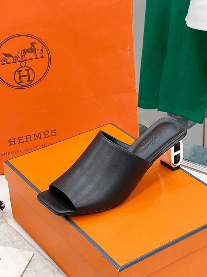 ICONIQUE 60 SANDAL IN BLACK CALFSKIN