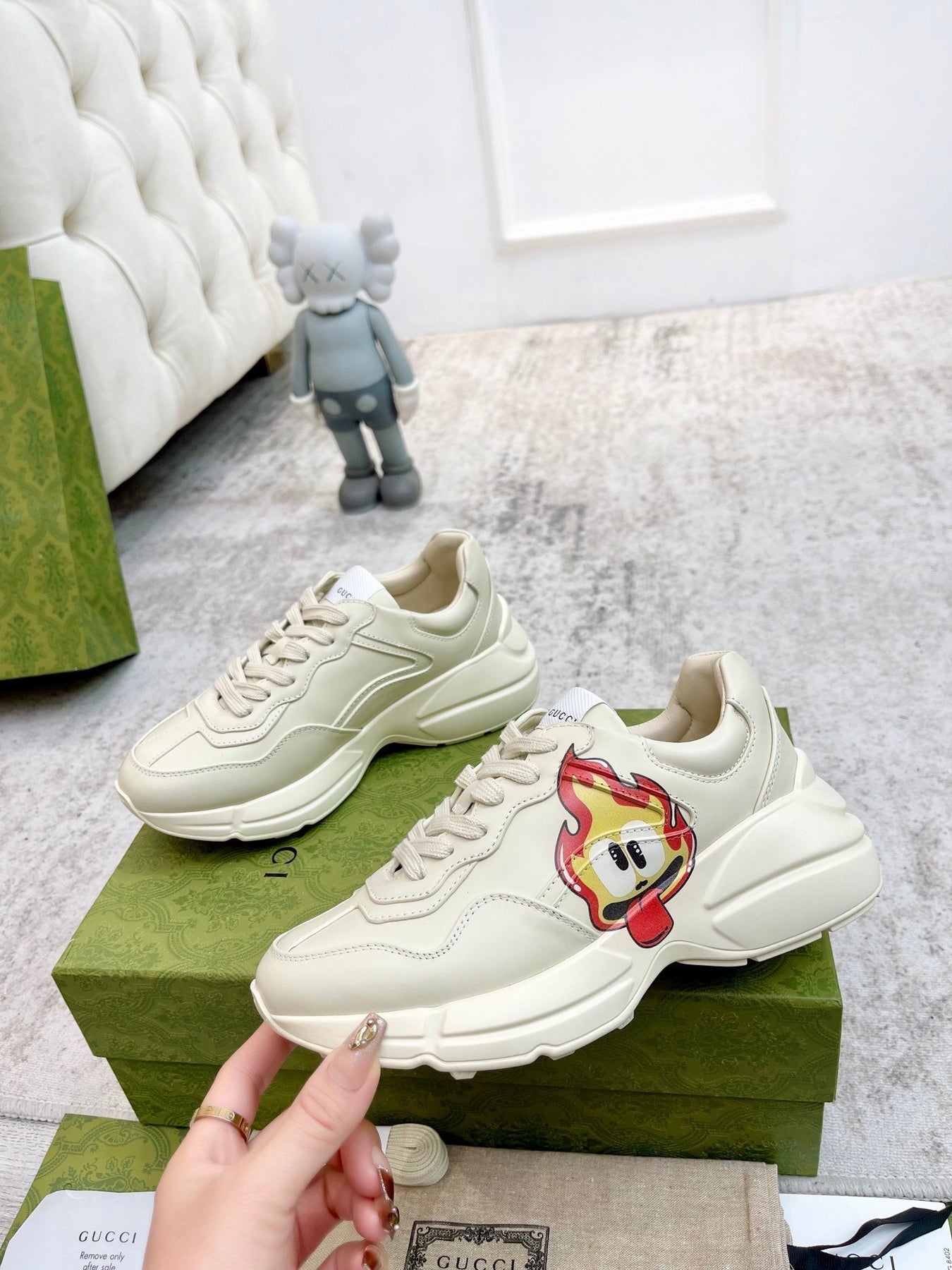 GG RHYTON TRAINER WHITE LAMBSKIN WITH ICON