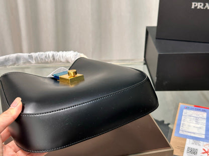 CLEO SHOULDER BAG 26 IN BLACK BRUSHED LAMBSKIN GOLD HARDWARE