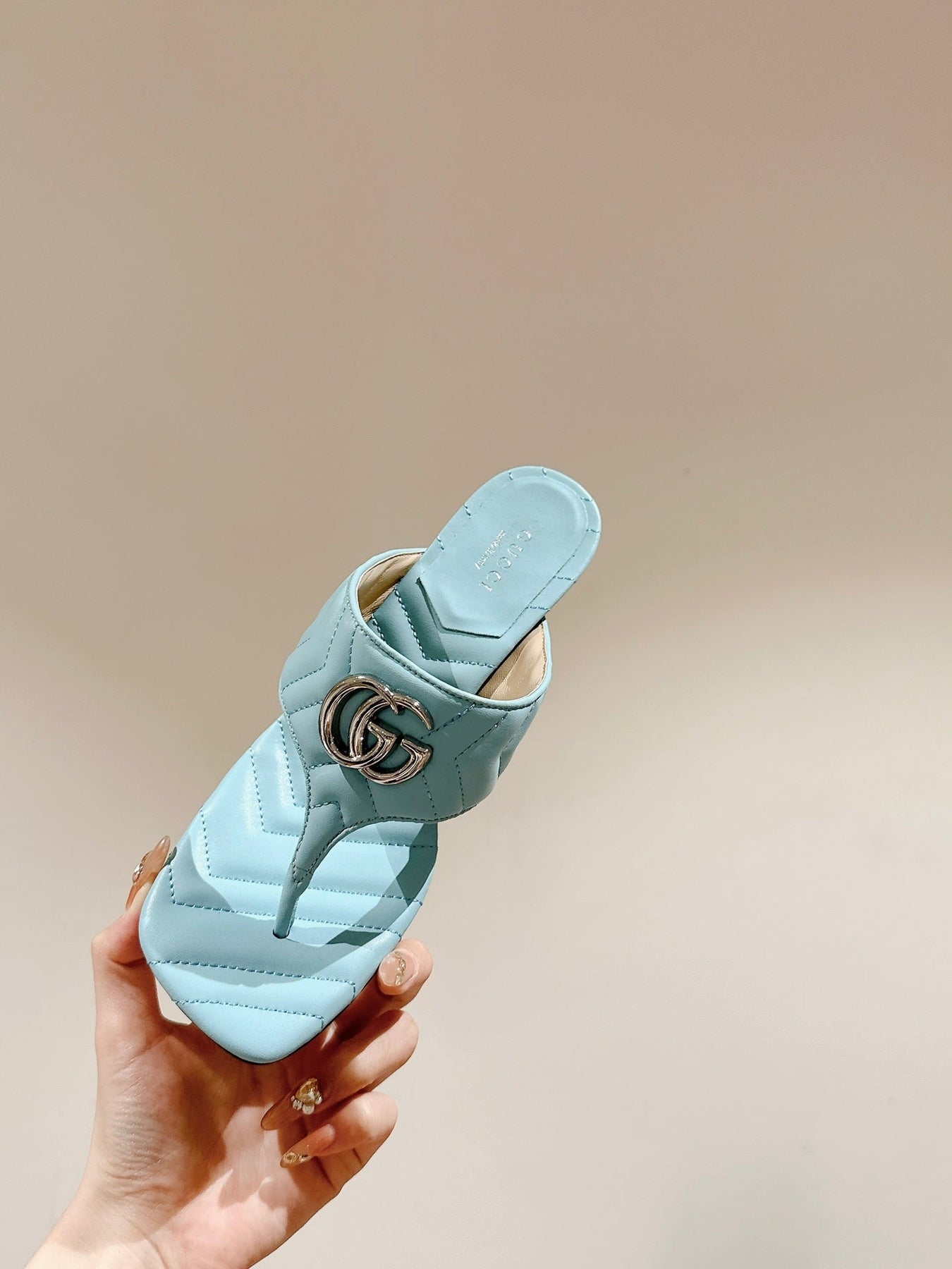 HIGH THONG MULE 55MM IN SKY BLUE CALFSKIN WITH GOLD HARDWARE