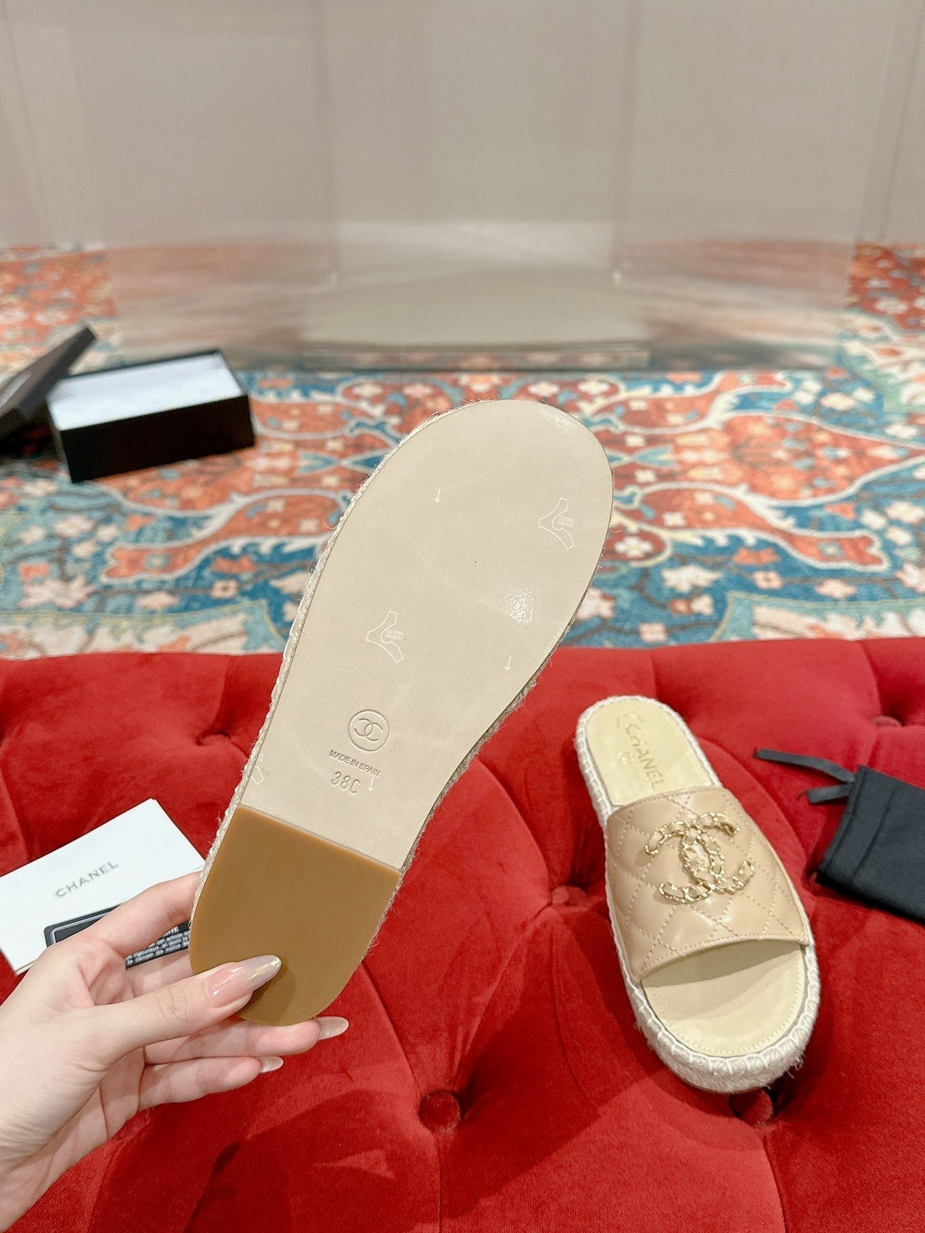 FLAT SLIPPERS IN BEIGE CREAM LAMBSKIN AND WOVEN WITH LOGO