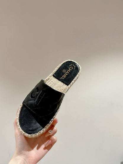 FLAT SLIPPERS IN BLACK LAMBSKIN MIX BEIGE WOVEN