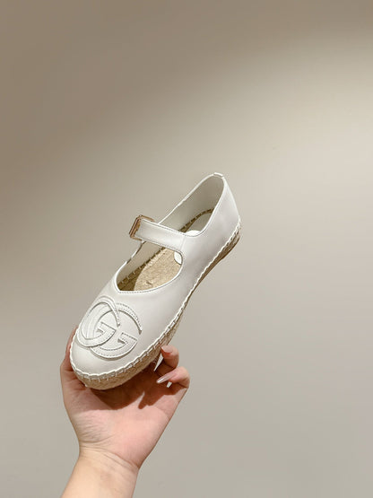 GG CROSS STRAP FLAT SHOES IN WHITE CALFSKIN WITH STRAW SOLE