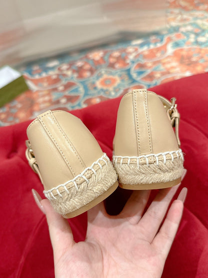 GG CROSS STRAP FLAT SHOES IN BEIGE CALFSKIN WITH STRAW SOLE