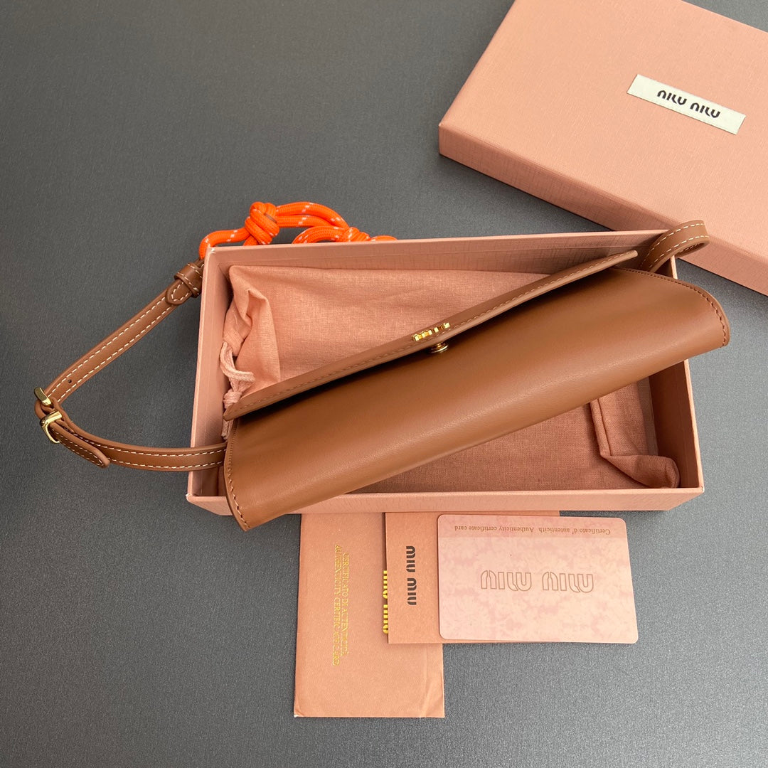 MICRO BAG 19 IN BRONZE BROWN SMOOTH CALFSKIN