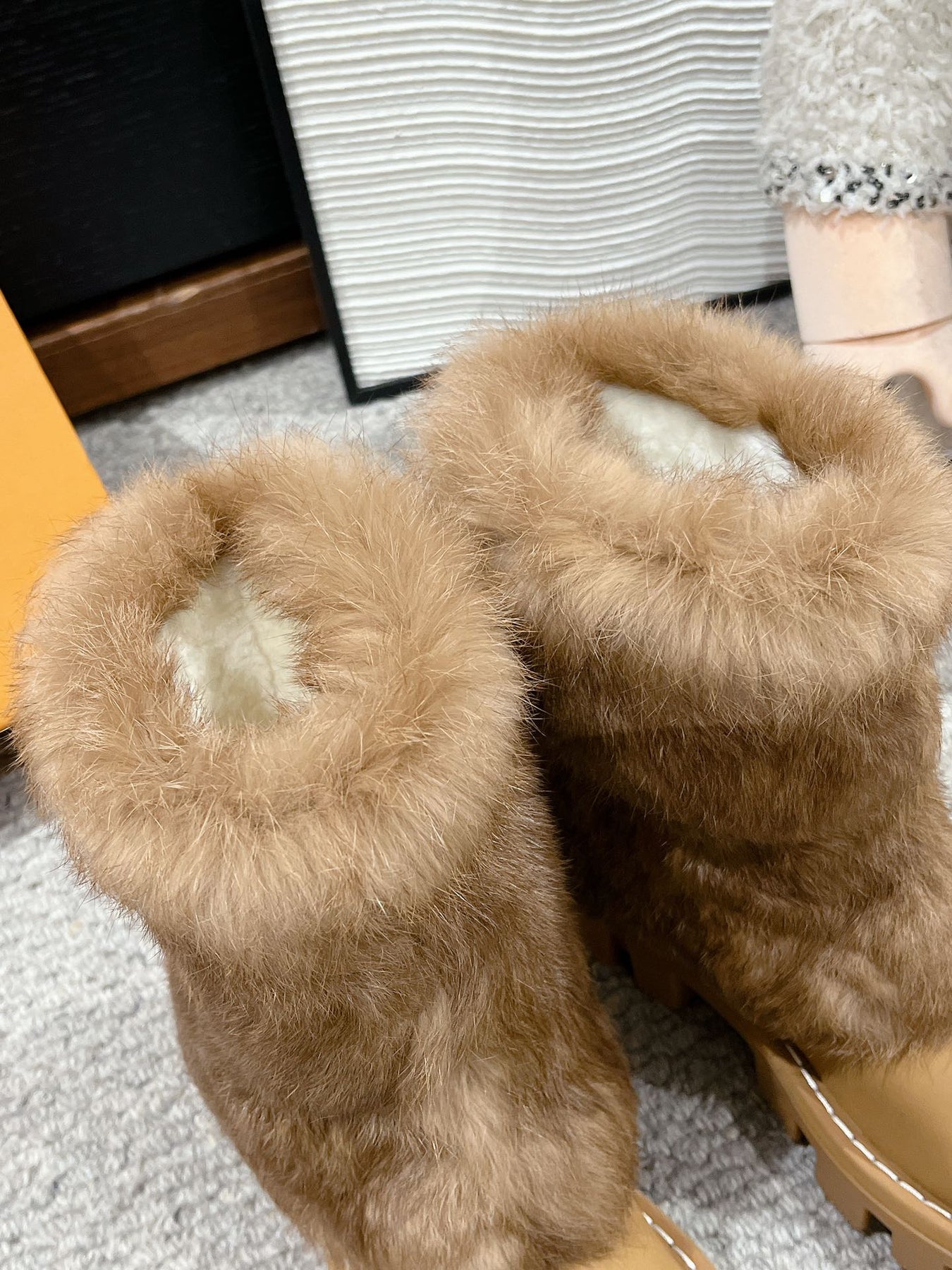 ANKLE BOOTS IN PEANUT BROWN CALFSKIN WITH MINK FUR