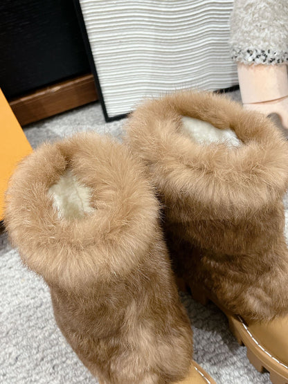 ANKLE BOOTS IN PEANUT BROWN CALFSKIN WITH MINK FUR