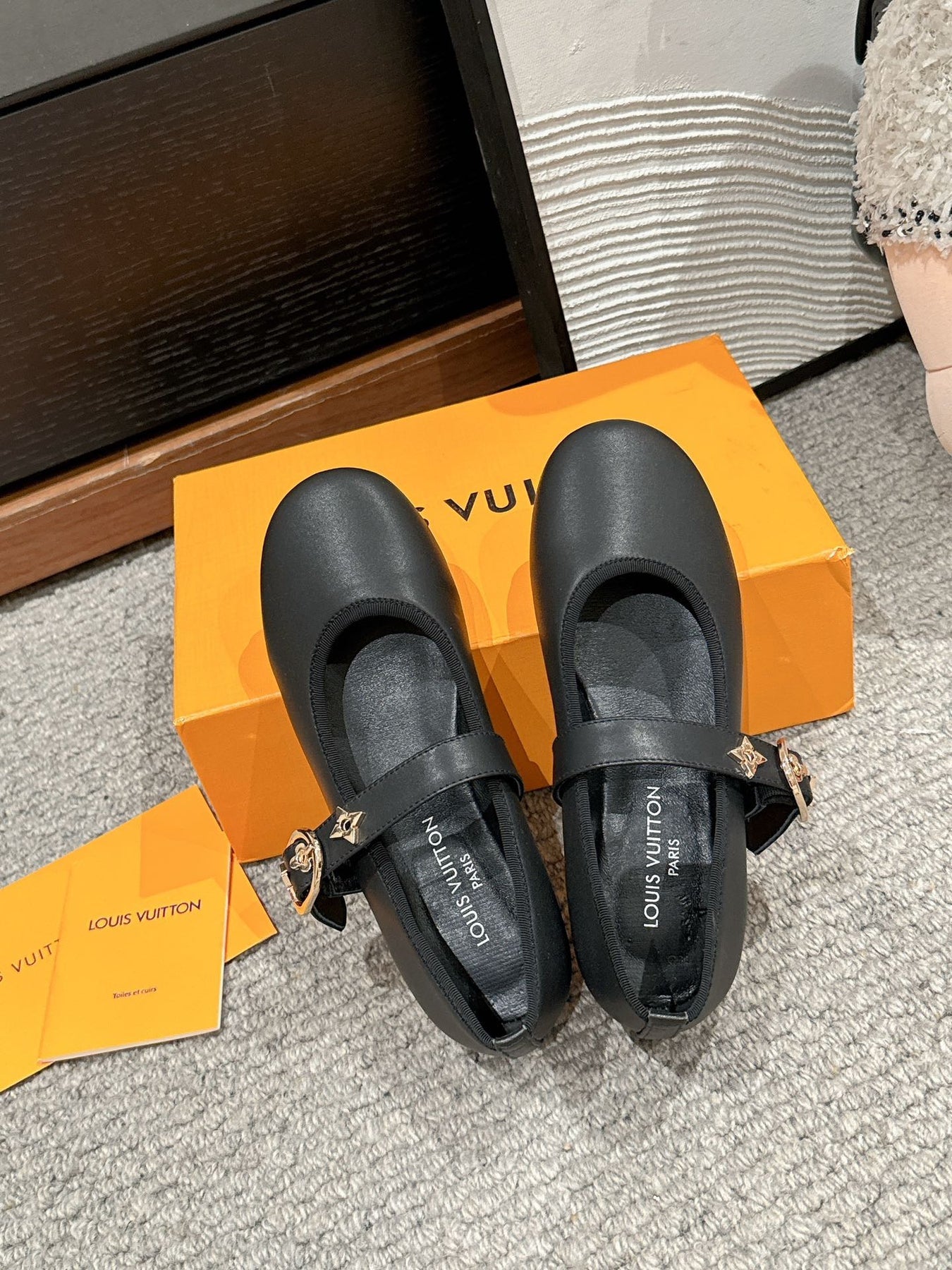 MARY JANE SHOES IN BLACK SHEEPSKIN