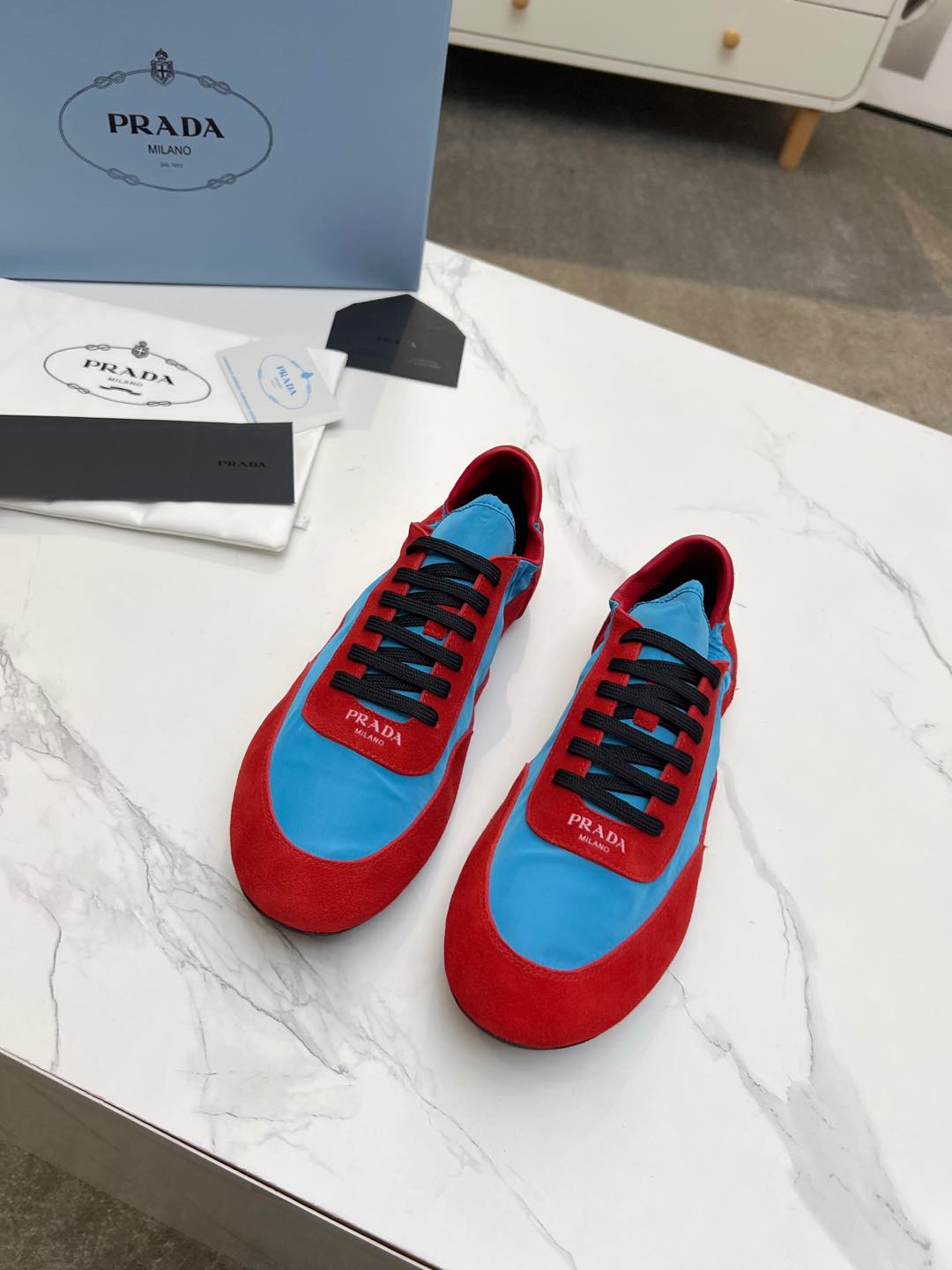 COLLAPSE SNEAKERS IN RED SUEDE AND SKY BLUE NYLON