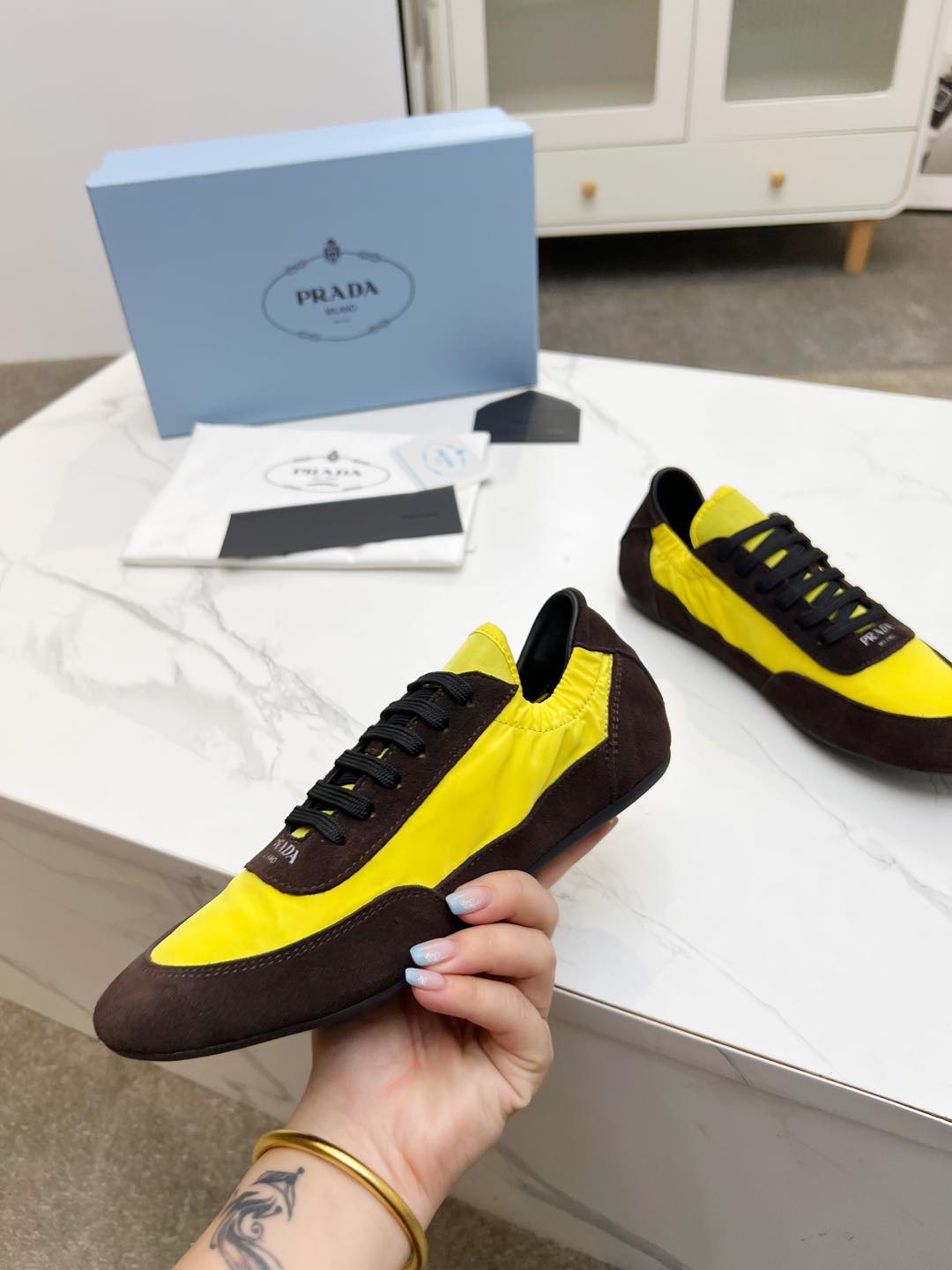 COLLAPSE SNEAKERS IN CHOCOLATE SUEDE AND YELLOW NYLON
