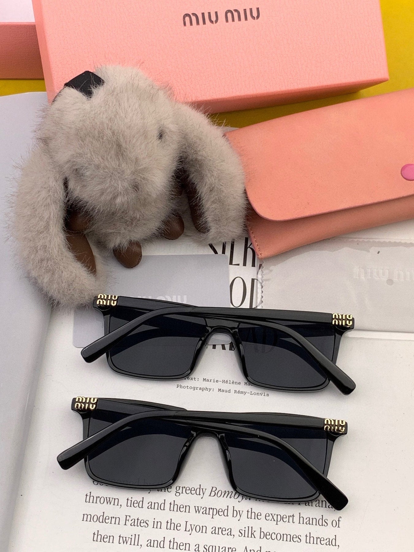 GLIMPSE SQUARE SUNGLASSES 555823 IN BLACK ACETATE