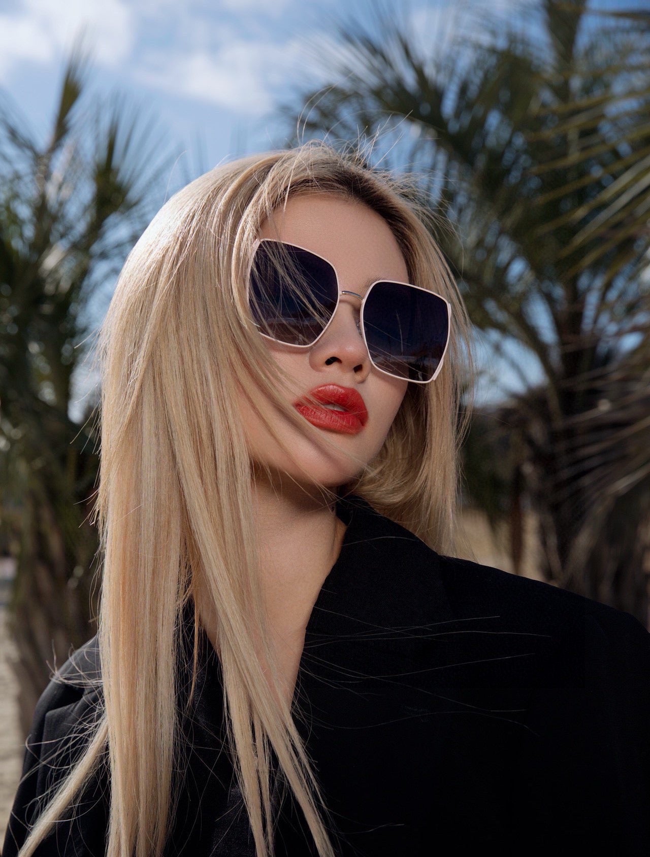 RUNWAY SQUARE SUNGLASSES M1321 IN ACETATE