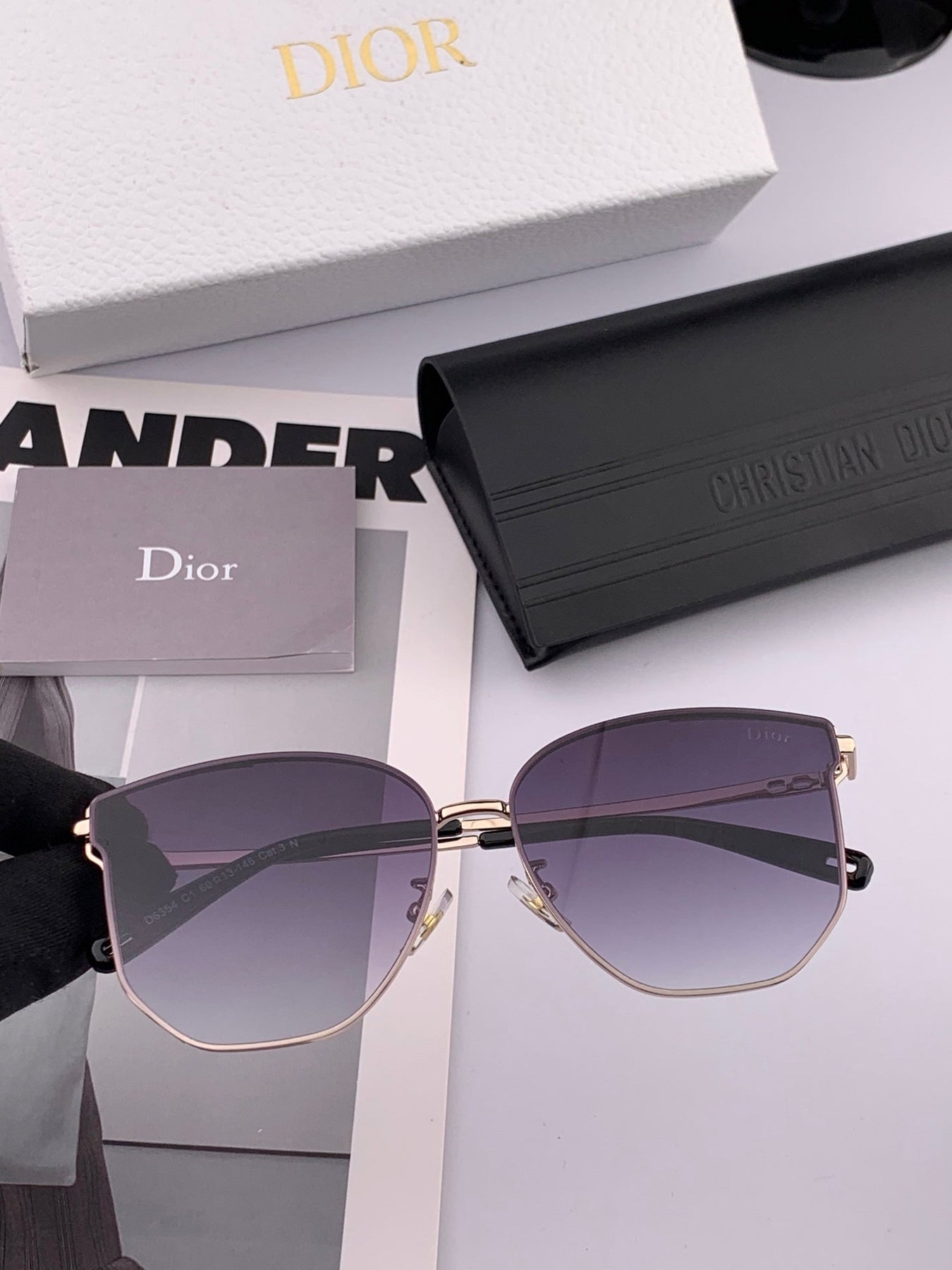 MONTAIGNE SUNGLASS CD4635 IN ACETATE