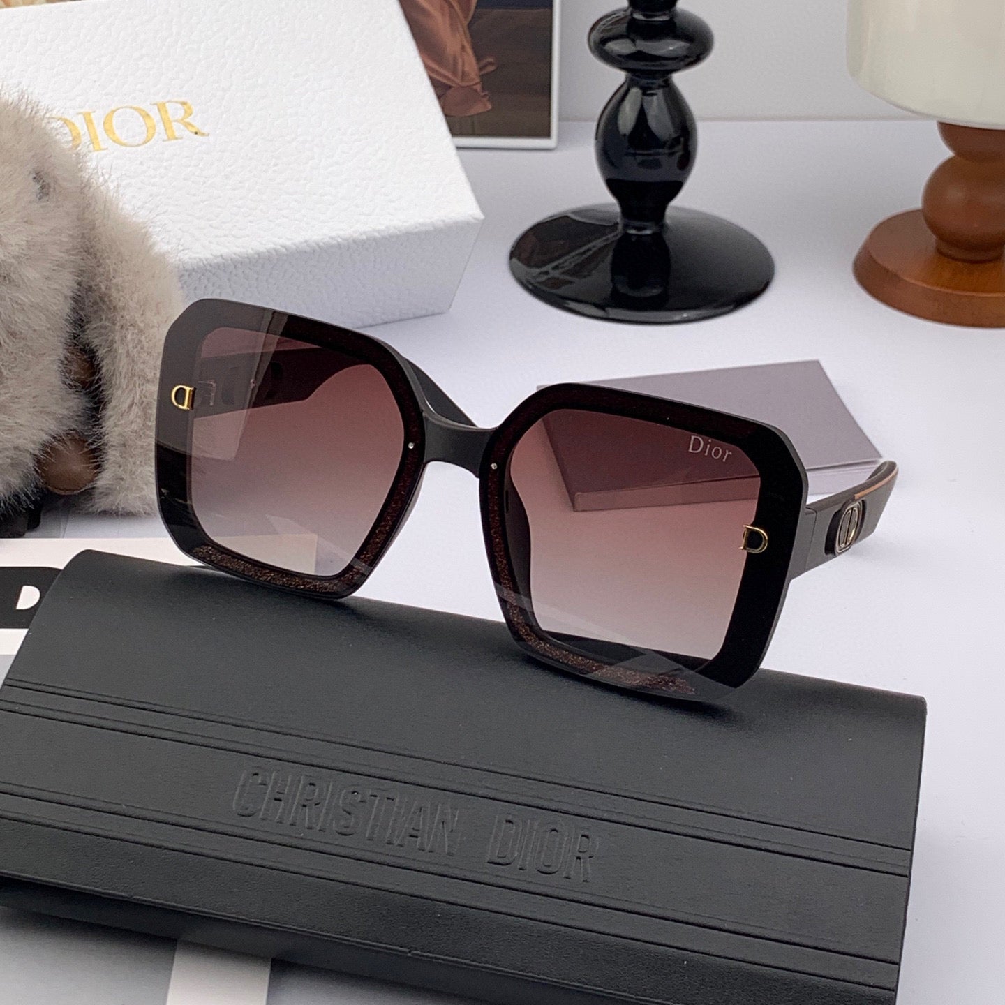 MONTAIGNE SUNGLASS D4292 IN ACETATE