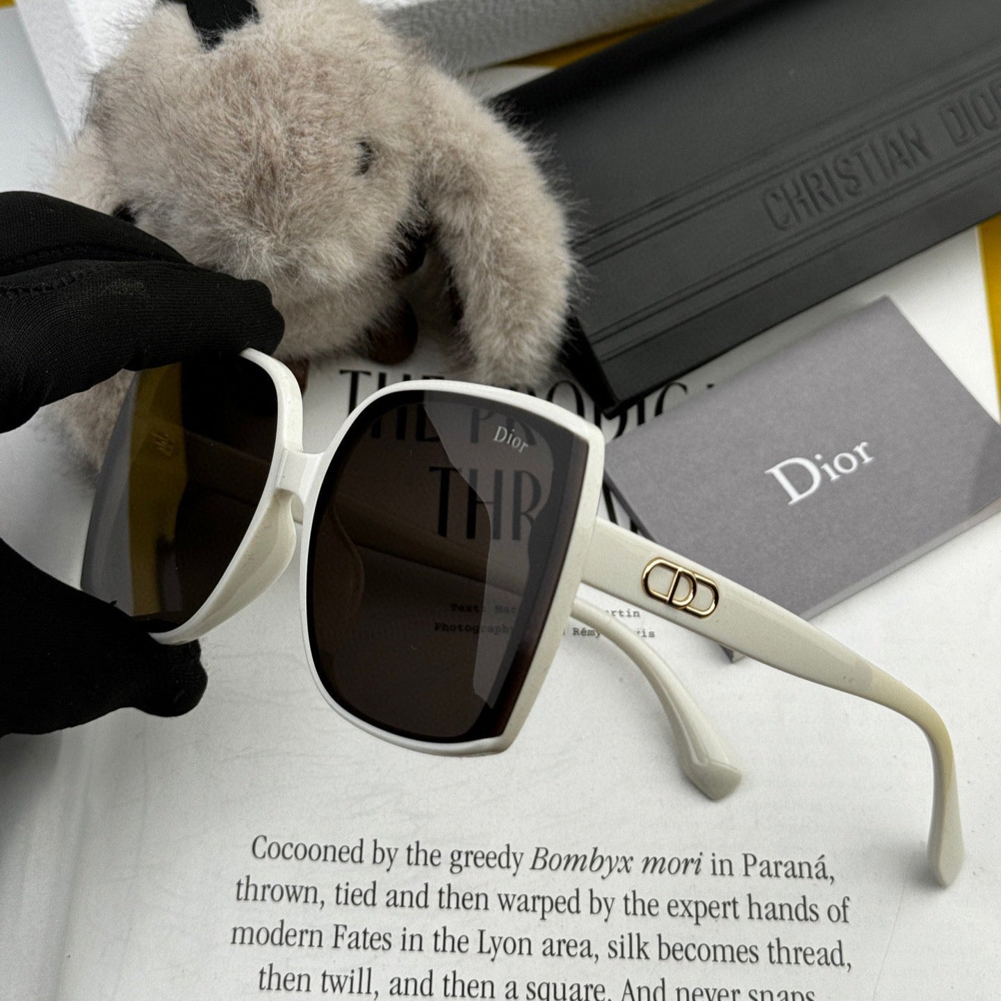 MONTAIGNE SUNGLASS CD3311 IN ACETATE