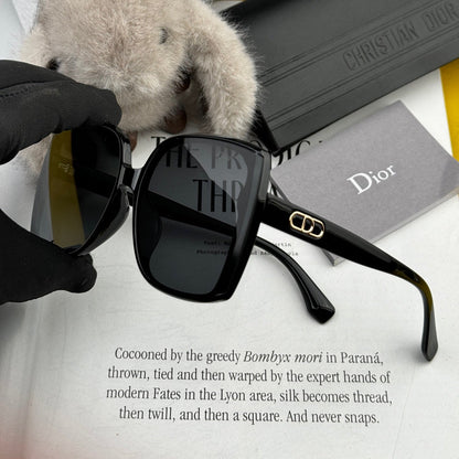 MONTAIGNE SUNGLASS CD3311 IN ACETATE