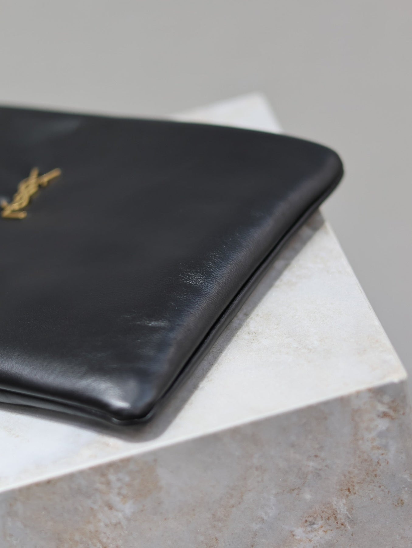 CALYPSO LARGE POUCH 30 IN BLACK SMOOTH LAMBSKIN