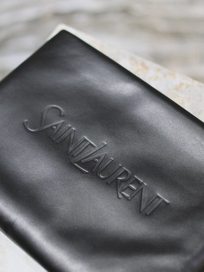 POUCH 30 IN BLACK CALFSKIN WITH EMBOSSED LOGO