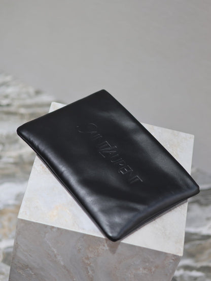 POUCH 30 IN BLACK CALFSKIN WITH EMBOSSED LOGO