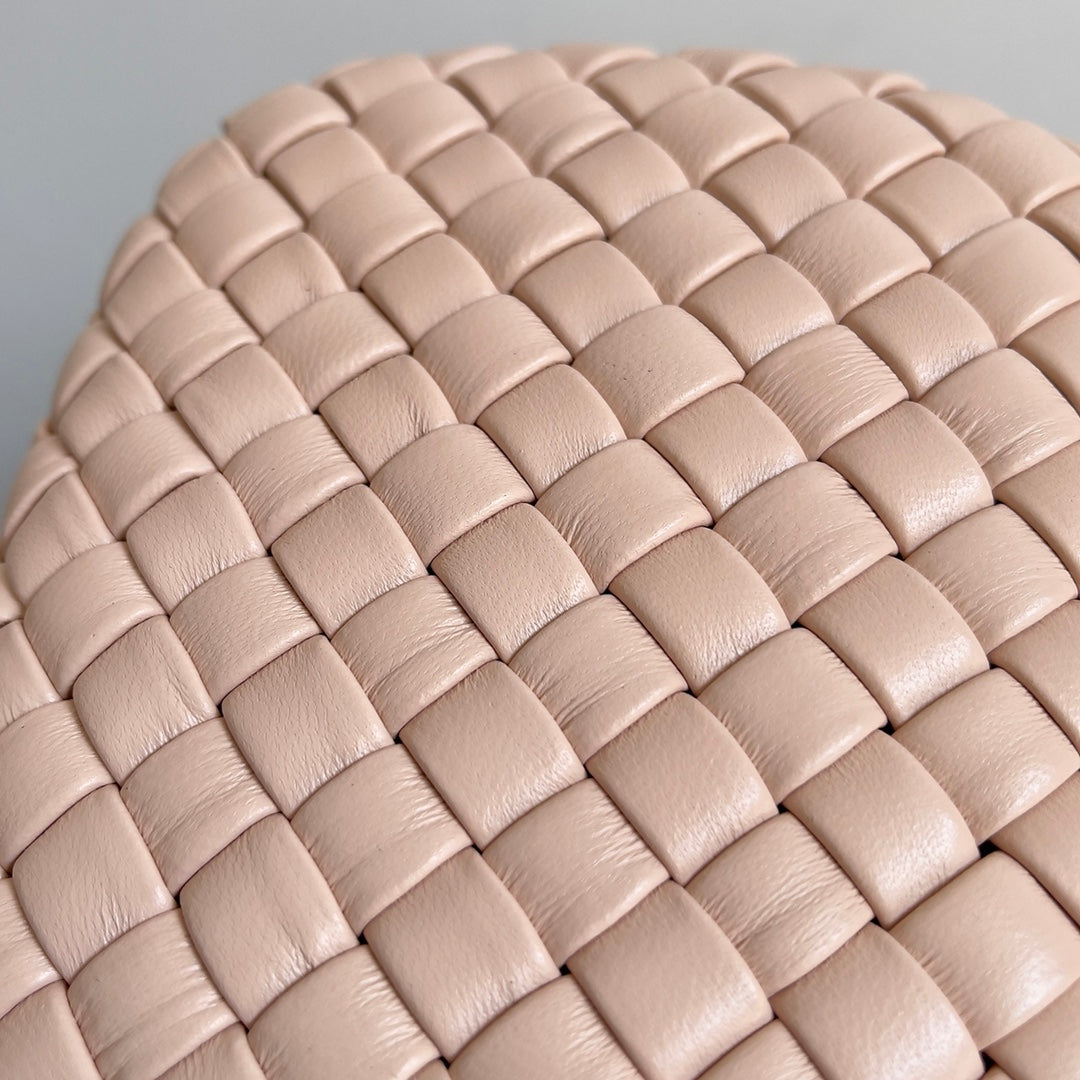 CLASSIC KNOT 20 IN LOTUS LAMBSKIN