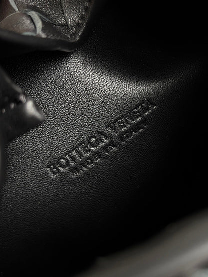 BV Small Parachute 21 Black Lambskin Ghw