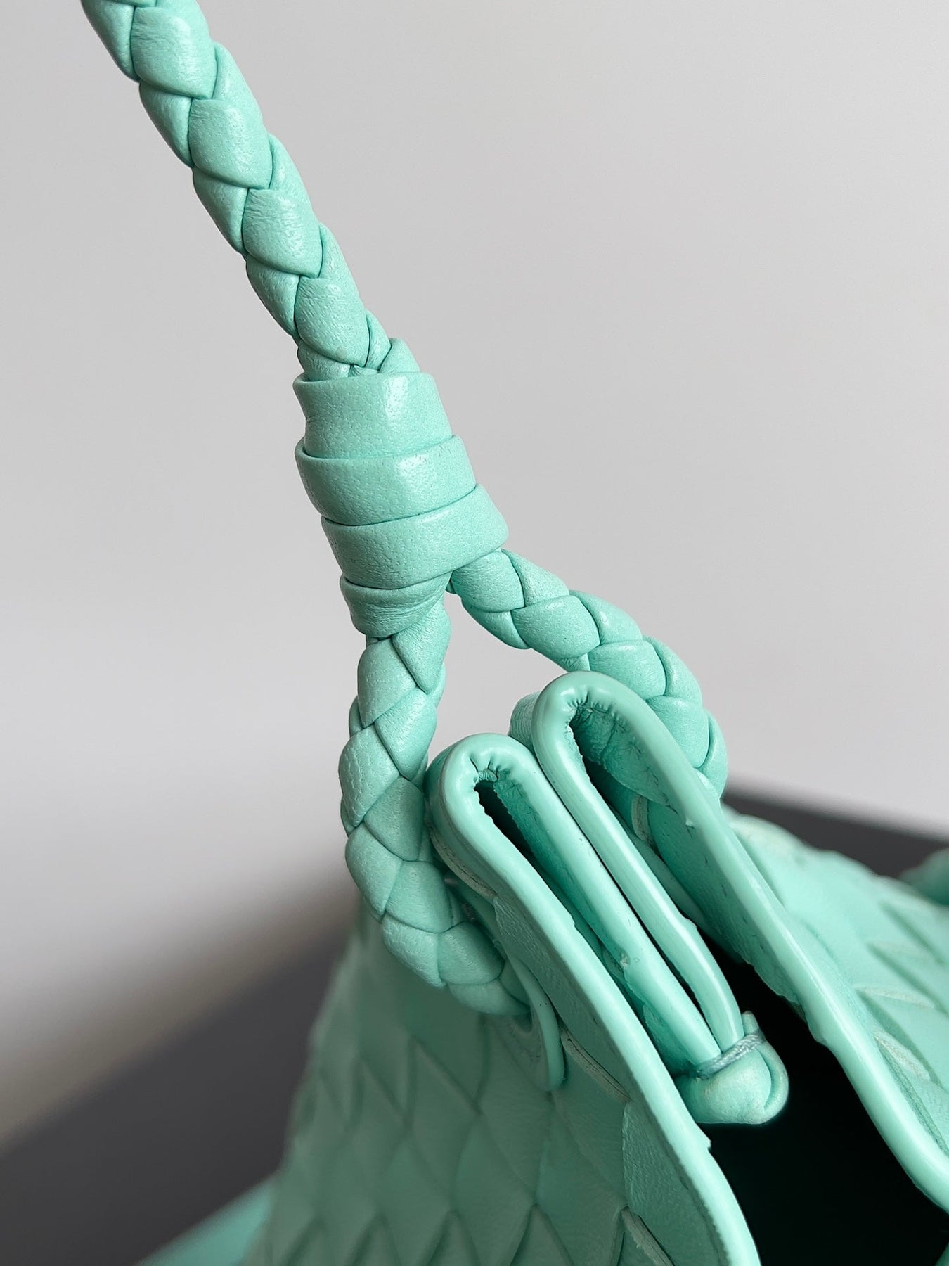 BV Small Parachute 21 Green Oasis Lambskin Ghw