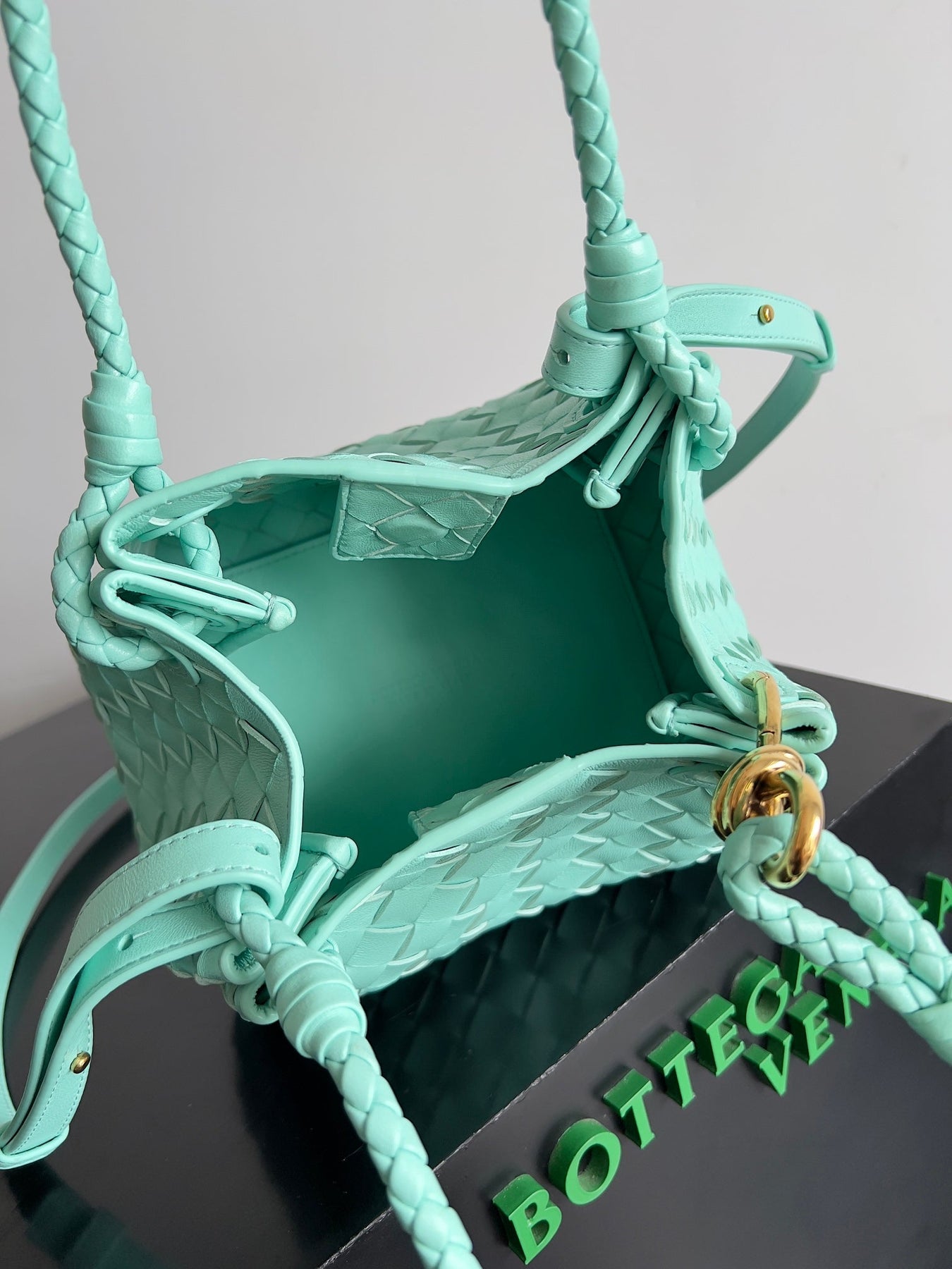 BV Small Parachute 21 Green Oasis Lambskin Ghw